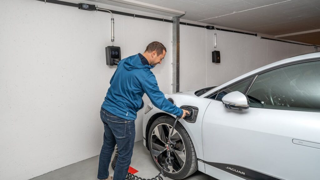 Elektrische auto opladen 